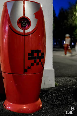 Fêtes de Bayonne 2015 : space invader sur borne d’incendie | Mon chat ...