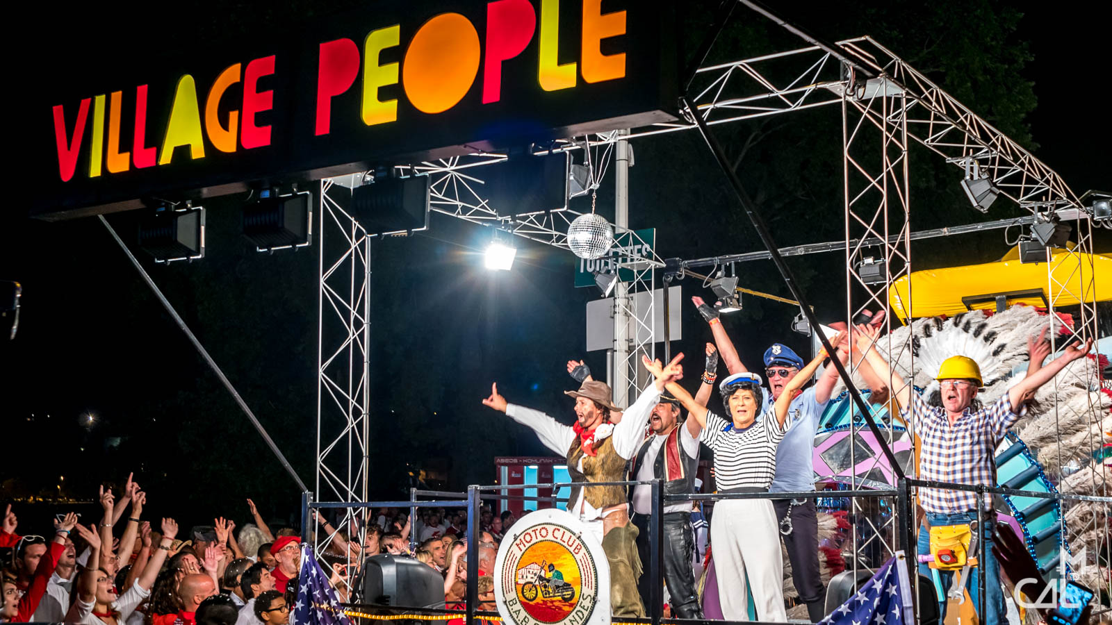 f-tes-de-bayonne-2015-village-people-yyyyyyyyymca-mon-chat-aime